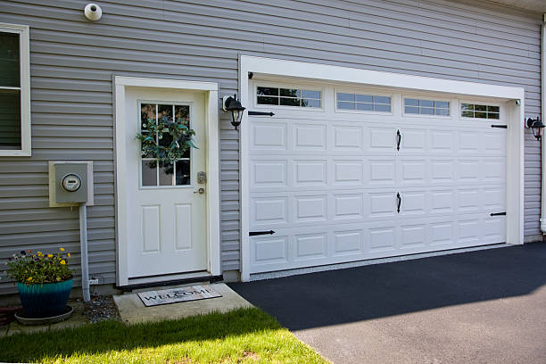 24/7 Emergency Garage Door Roller Replacement experts in Garden City, SC
